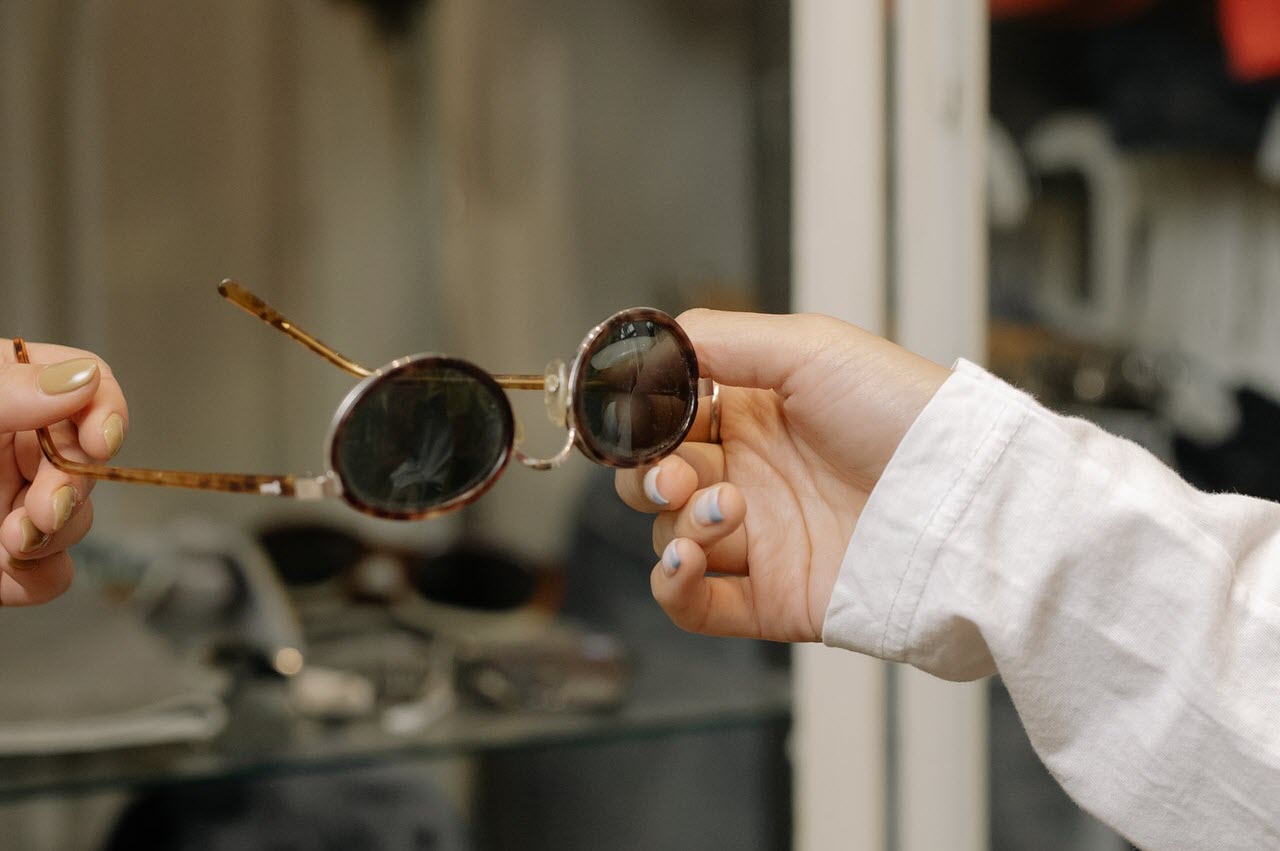 How To Identify Sunglasses Brand Sunglass Selector