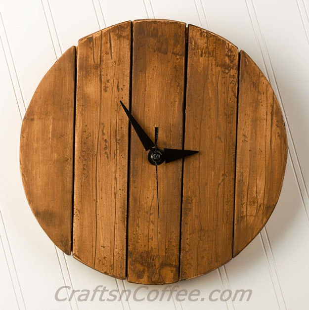 10 Homemade Custom Clock Projects that are Easy and Cheap Page 2 of 11