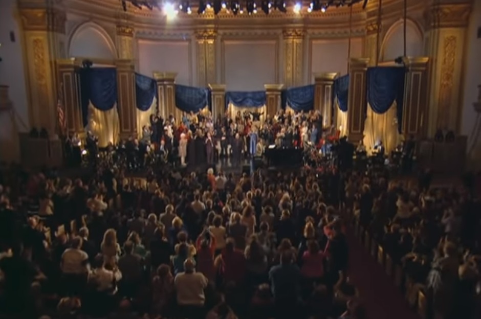 You Won’t Believe How Carnegie Hall’s Audience Acted When Buddy Greene