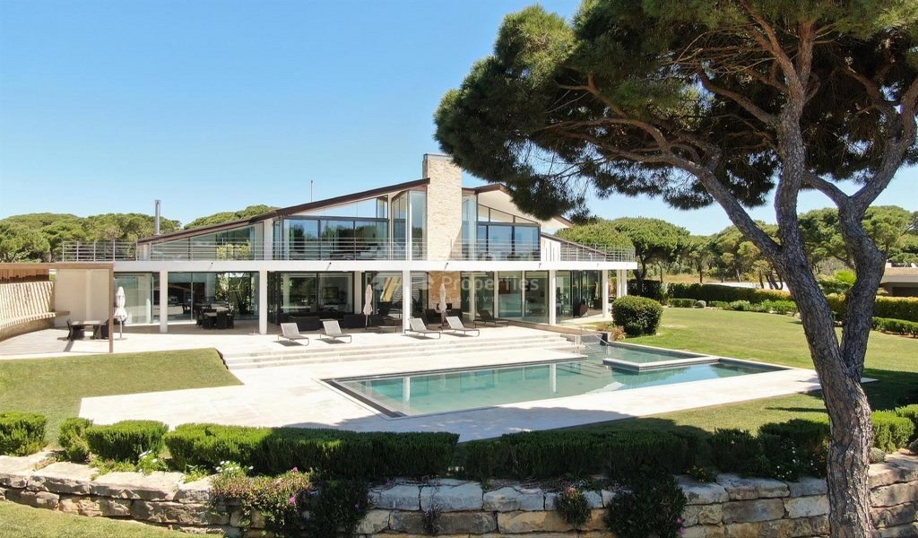 IMPRESSIVE VILLA IN VILAMOURA FOR SALE Sun Properties Algarve