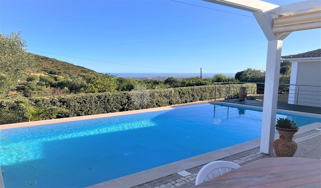 FANTASTIC VILLA W/COAST VIEWS NEAR ESTOI FOR SALE Sun Properties Algarve