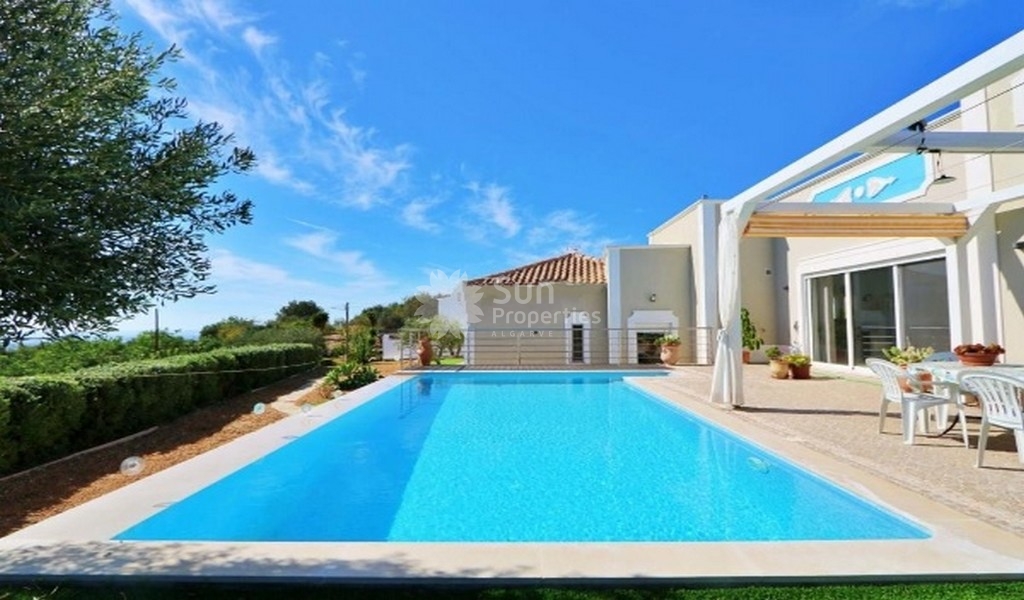 FANTASTIC VILLA W/COAST VIEWS NEAR ESTOI FOR SALE Sun Properties Algarve