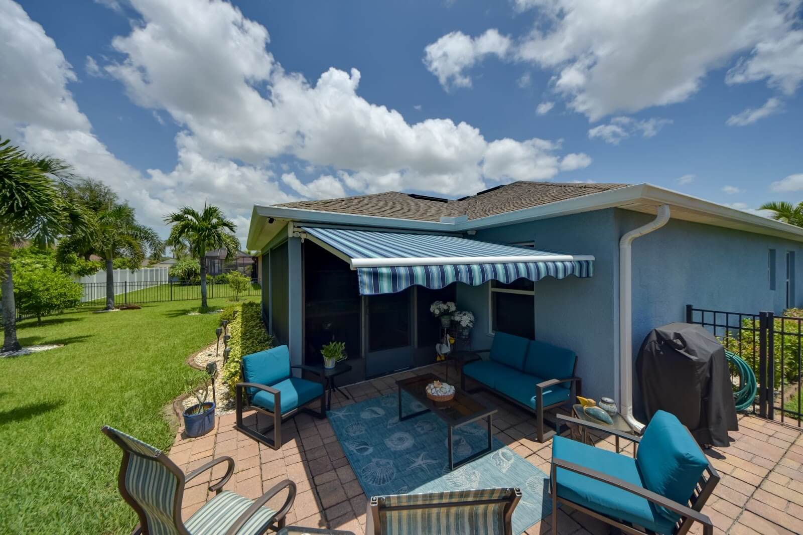How Much Wind Can a Retractable Awning Withstand?