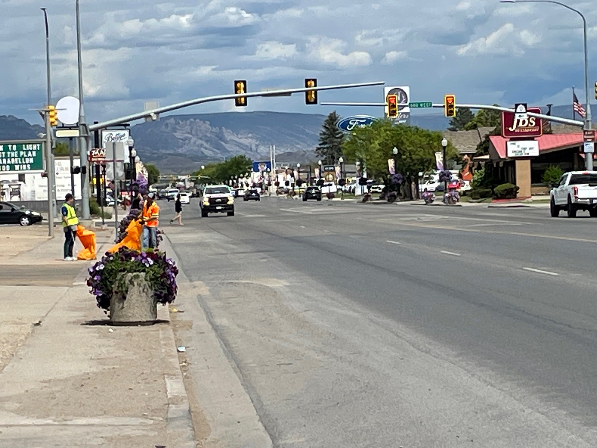 Uniting for a Cleaner Community Sunrise Engineering Vernal Office’s