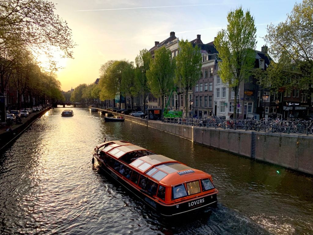 What Time is Sunrise and Sunset in Amsterdam, Netherlands?