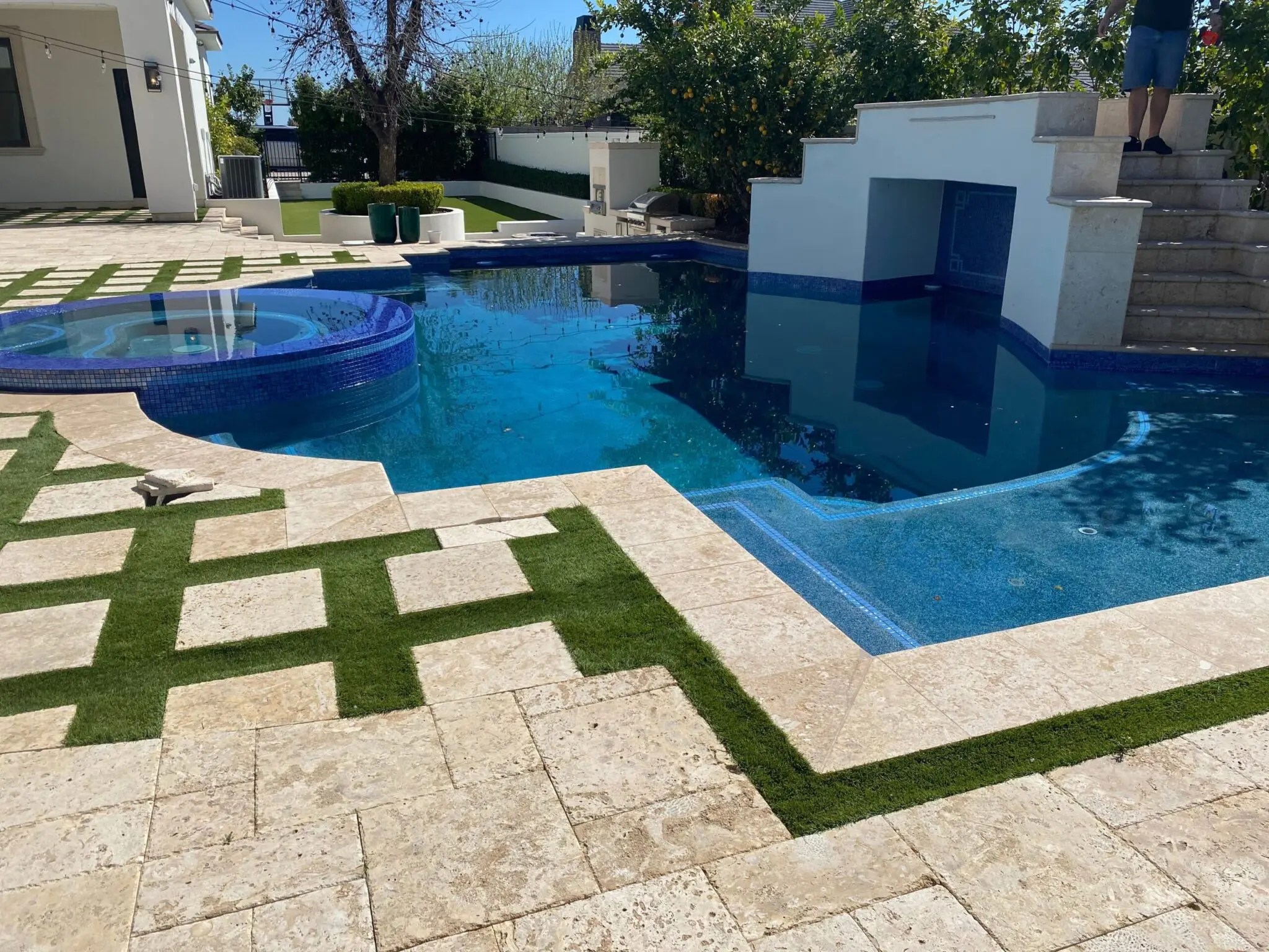 How To Choose the Right Pool Remodeling Company