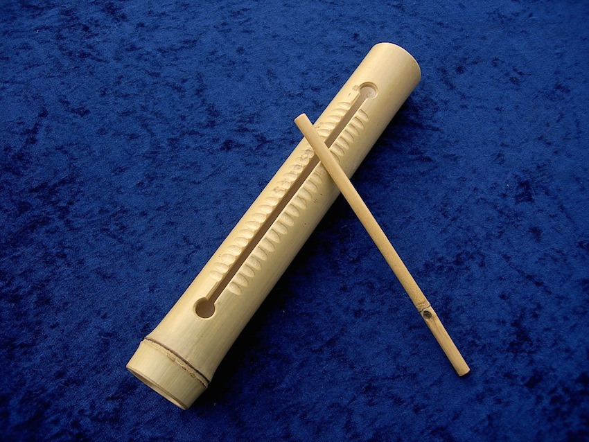 Guiro Bambus SUONO PERCUSSION • • Rhythmusinstrumente