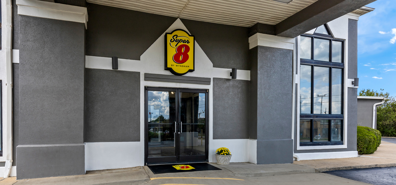 Super 8 by WyndhamHotel in Dickson Tennessee Hotels in Dickson Tennessee