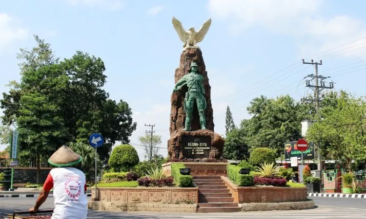 25 Tempat Wisata di Kediri Paling Khas dan Memorable 2021