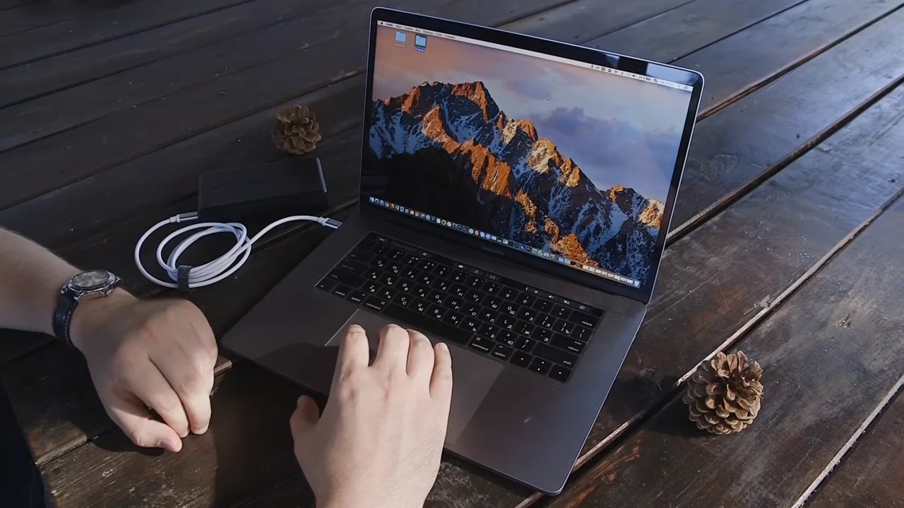 10 Best Power Bank For MacBook Pro 2023 Battery Life