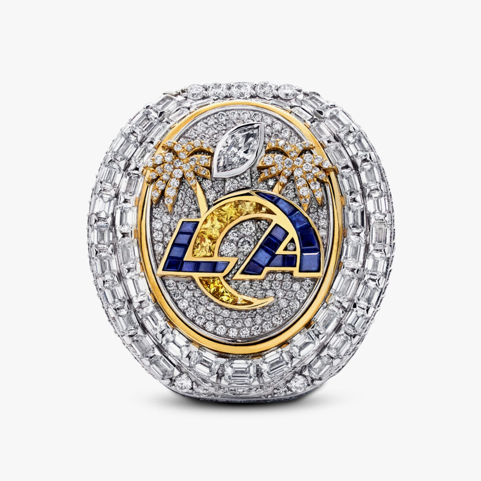 The LA Rams Super Bowl ring has 20 carats worth of diamonds Supercar