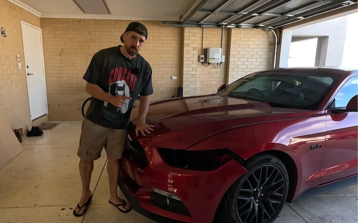How One Man Transformed Australia’s Cheapest V8 Ford Mustang and Doubled Its Value in Just One Week!