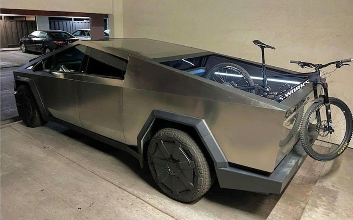 Cybertruck’s pickup bed in use shows just how small it is Supercar Blondie