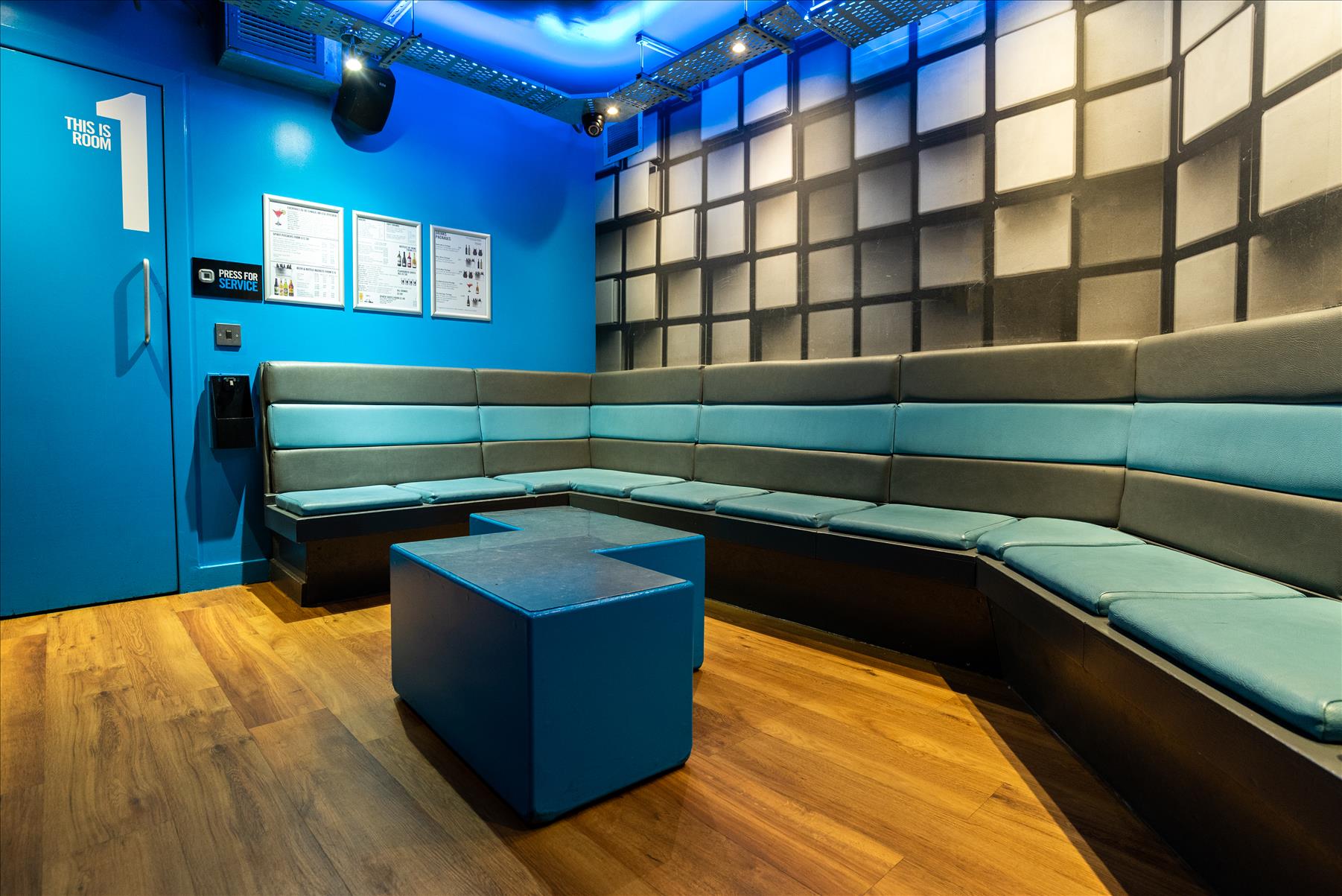 ROOM 1 KARAOKE ROOMS EDINBURGH KARAOKE ROOMS GLASGOW SUPERCUBE