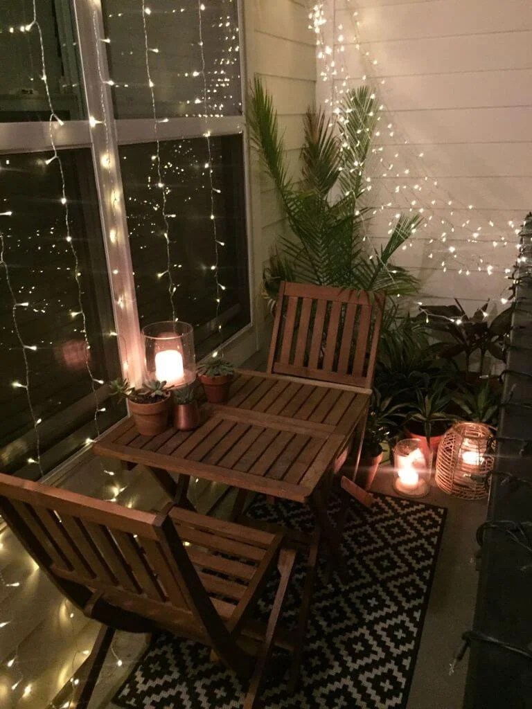 24 Inspiring Christmas Balcony Decor Ideas You'll Love