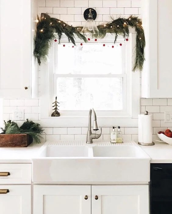 15 Festive Christmas Kitchen Decor Ideas For The Holidays