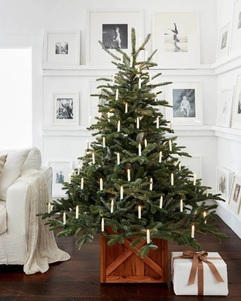Check Out These 25 Stunning Christmas Candles Decoration Ideas