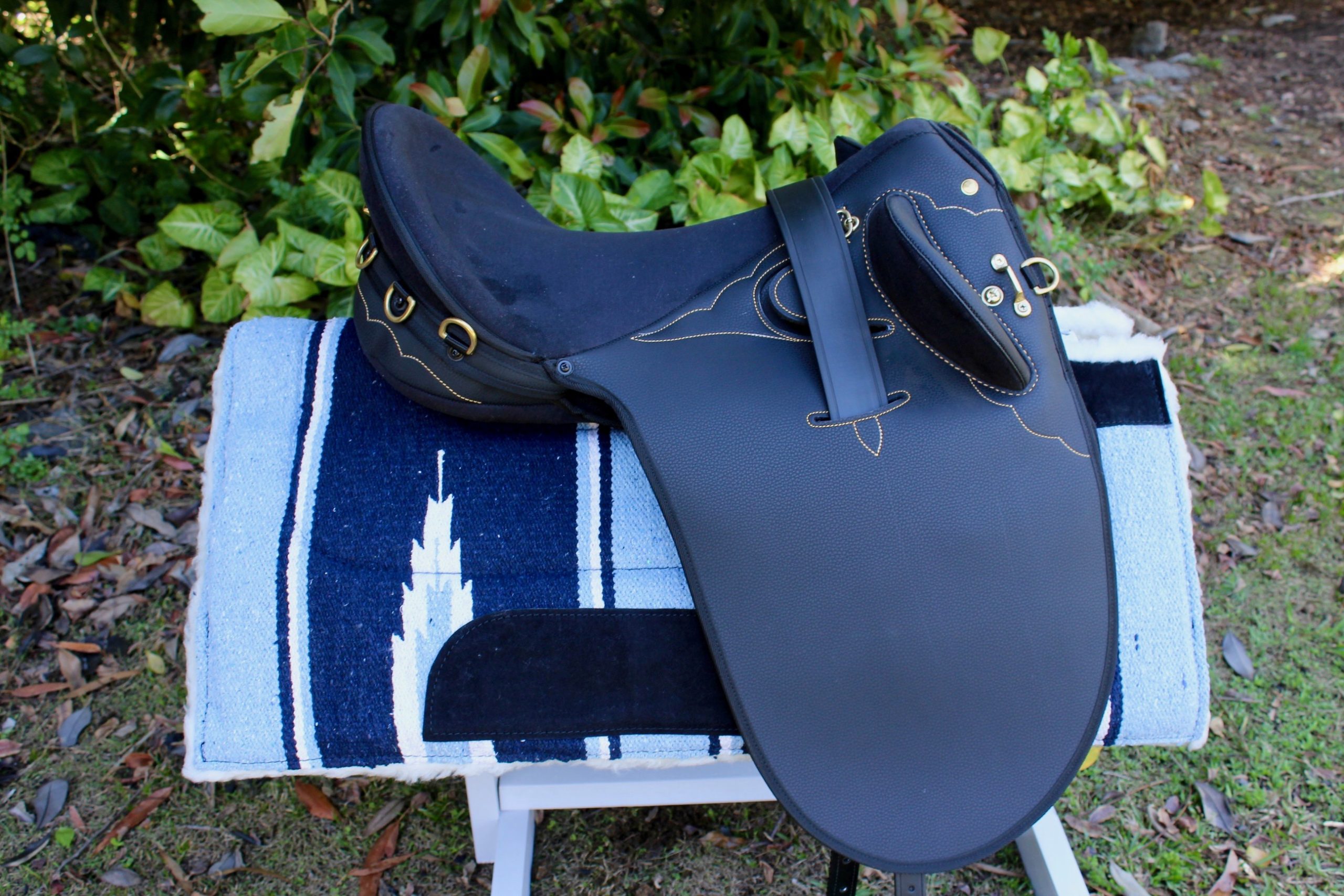 Western Cut Back Saddle PadBlue NavajoFleece lined Super Horse Saddlery