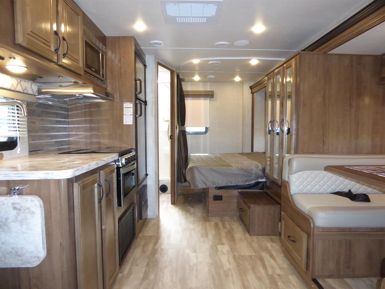 Détails du véhicule Motorisé Classe B+ Gulfstream Bt Cruiser 5245 Supérieur VR