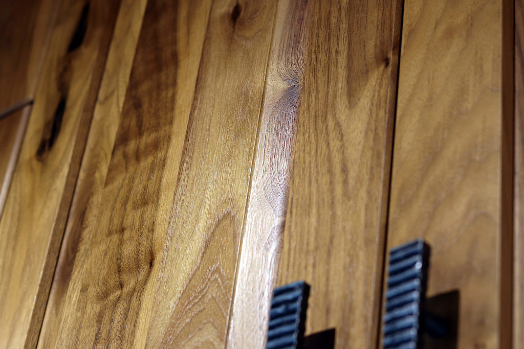 Advantages of Reduced Sheen on Wood Superior