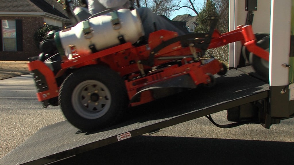 Landscaping Truck, Landscape Truck, Landscape Truck System, Custom Landscape Trucks, Isuzu Work