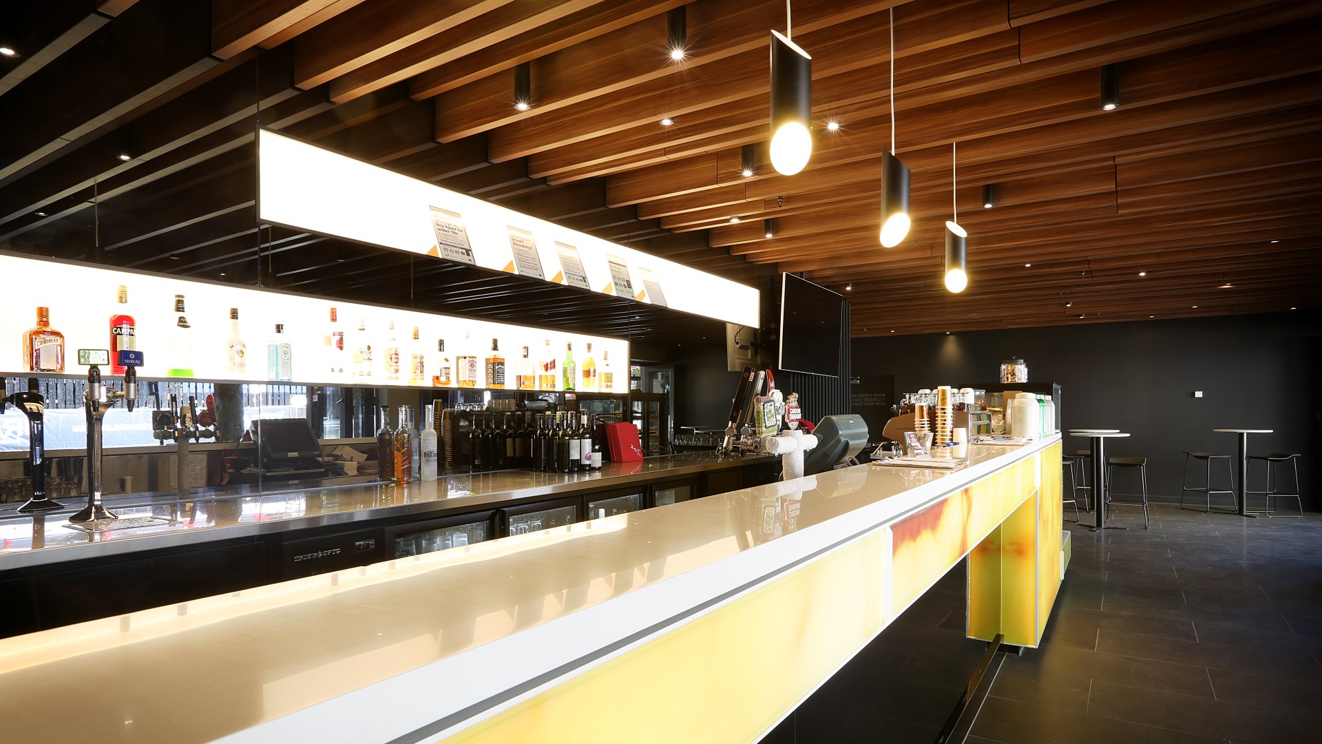 Jasper Kitchen & Bar Superlight