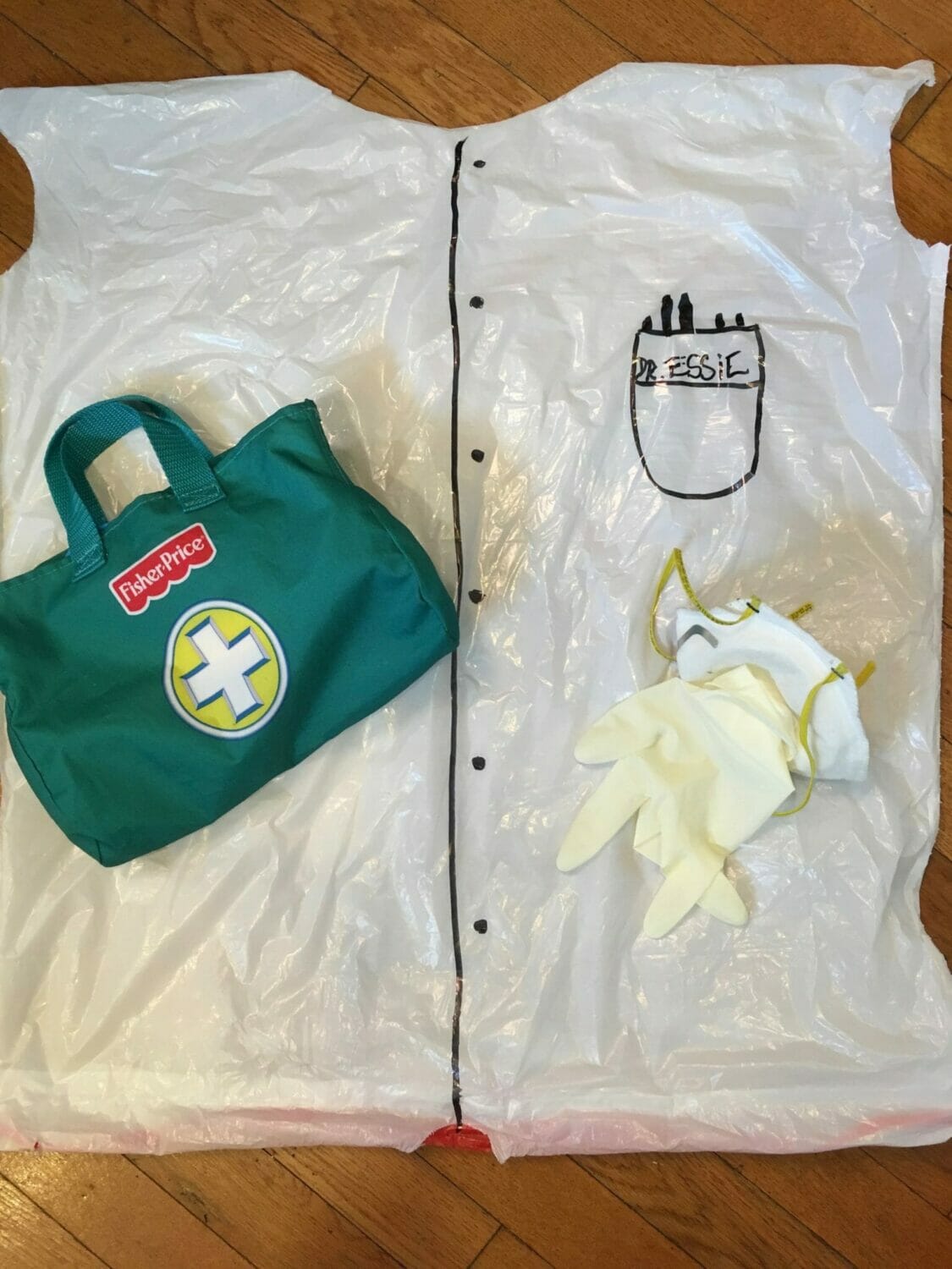 Halloween DIY 15Minute Scientist/Doctor/Vet Costume (Cost=Free