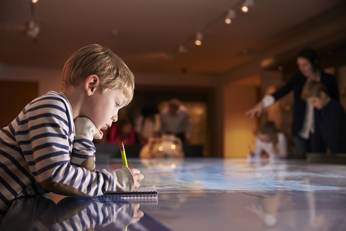Visiting Museums + Galleries with Kids Super Simple