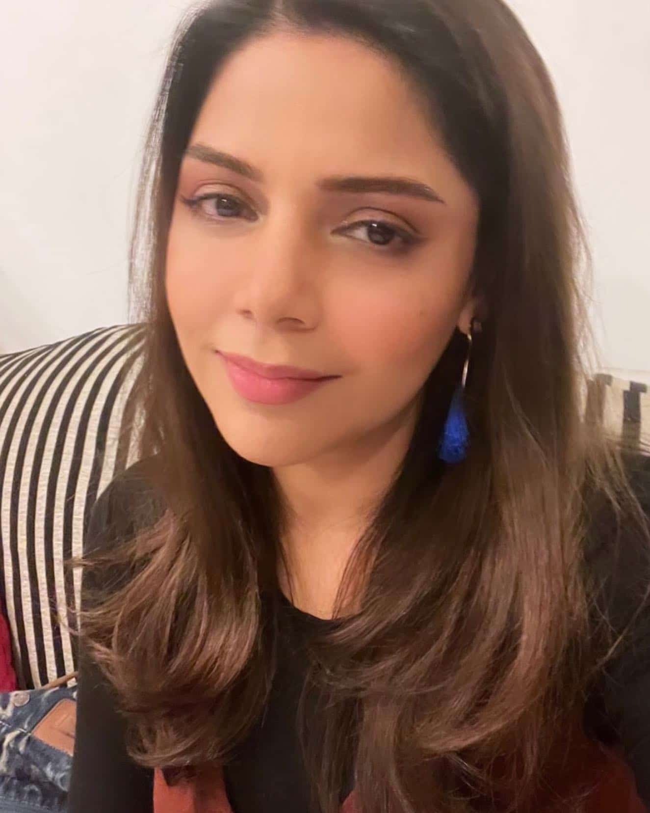 Hadiqa Kiani Biography, Height & Life Story Super Stars Bio