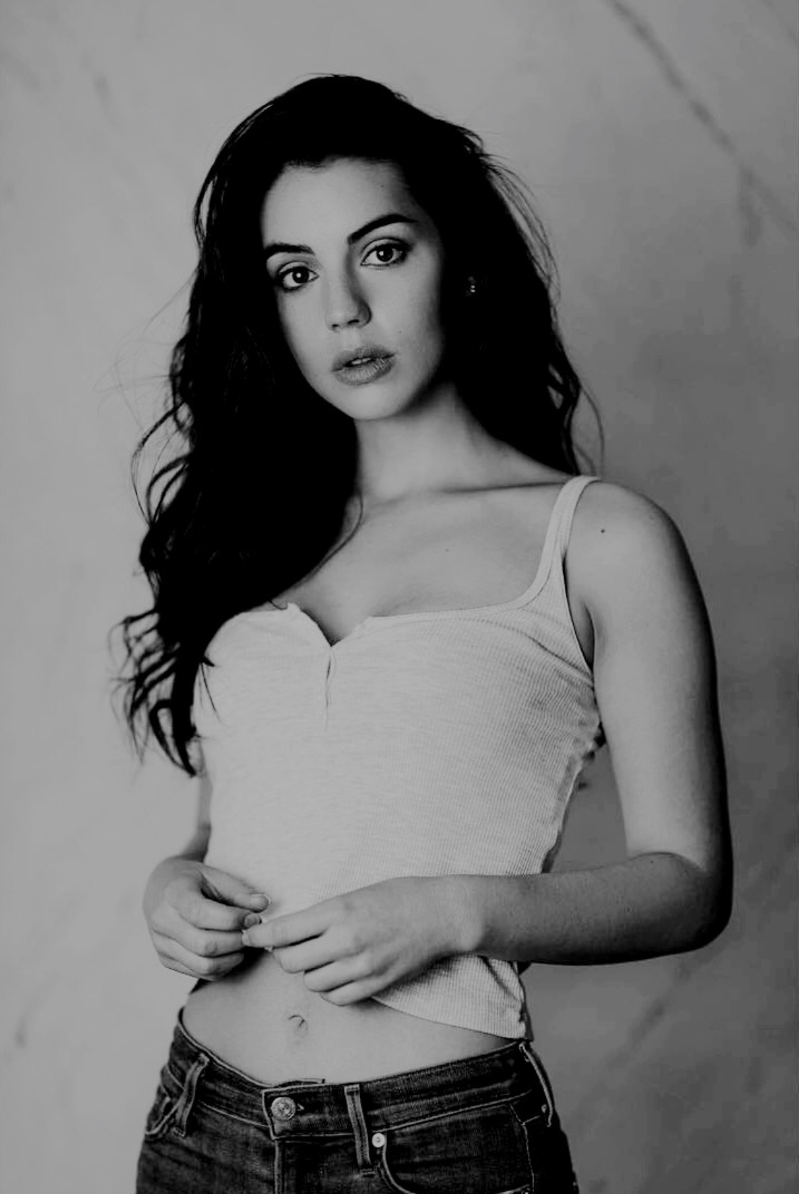Adelaide Kane - Biography, Height & Life Story | Super Stars Bio