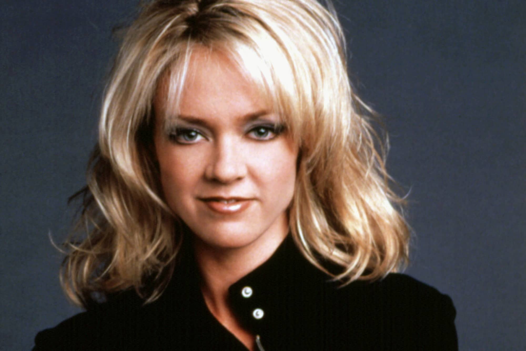 Lisa Robin Kelly Biography, Height & Life Story Super Stars Bio