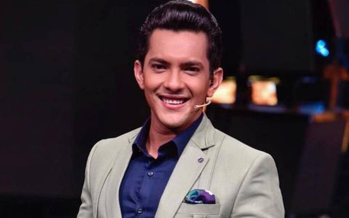 8 Things You Didn't Know About Aditya Narayan Super Stars Bio