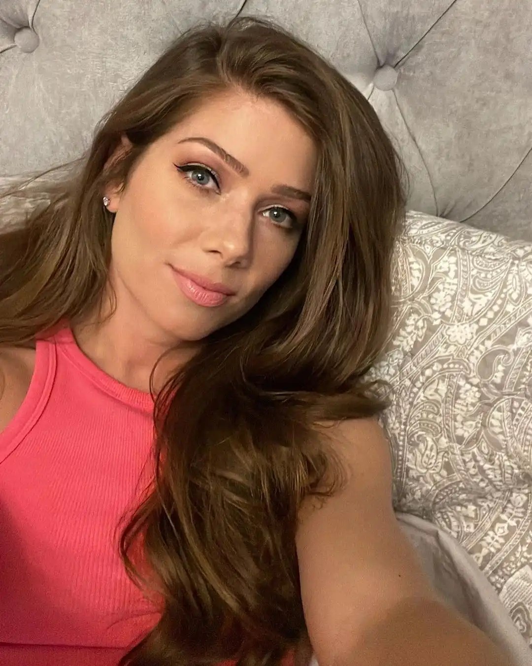 Nikki Sanderson - Biography, Height & Life Story | Super Stars Bio