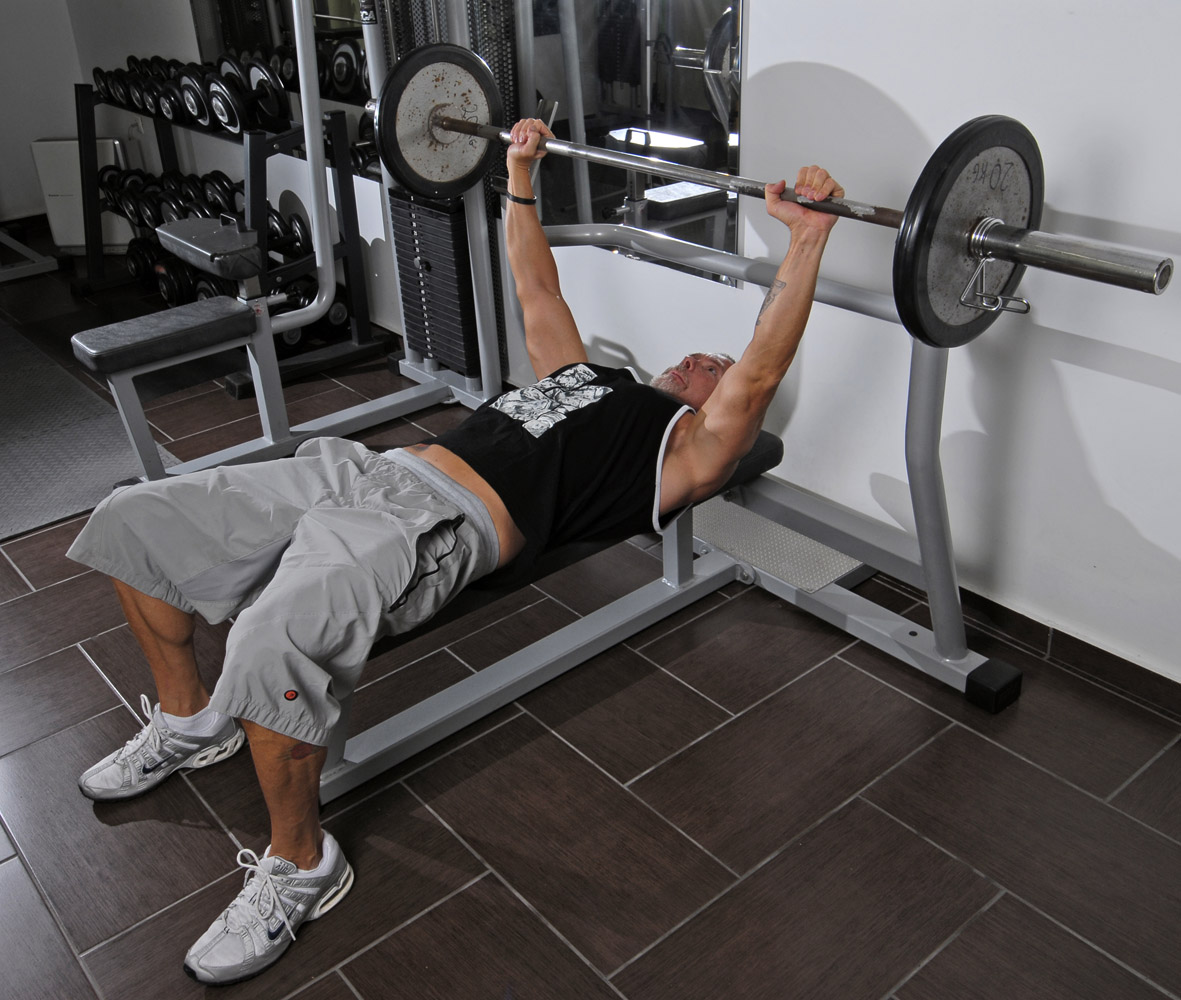 Chest Press on a Horizontal Bench Supertrainer Personal Trainer