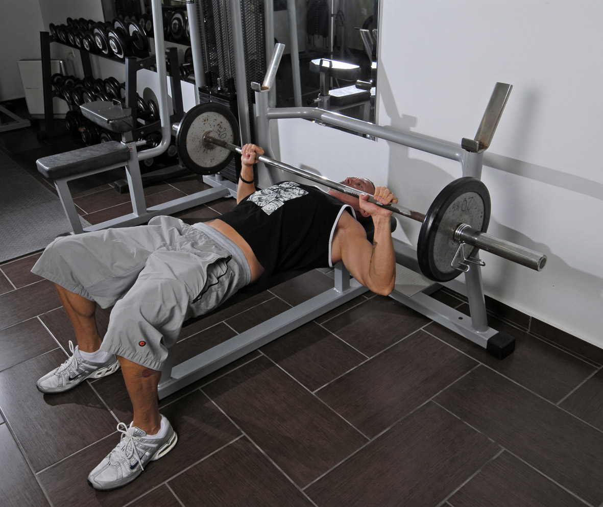 Chest Press on a Horizontal Bench Supertrainer Personal Trainer