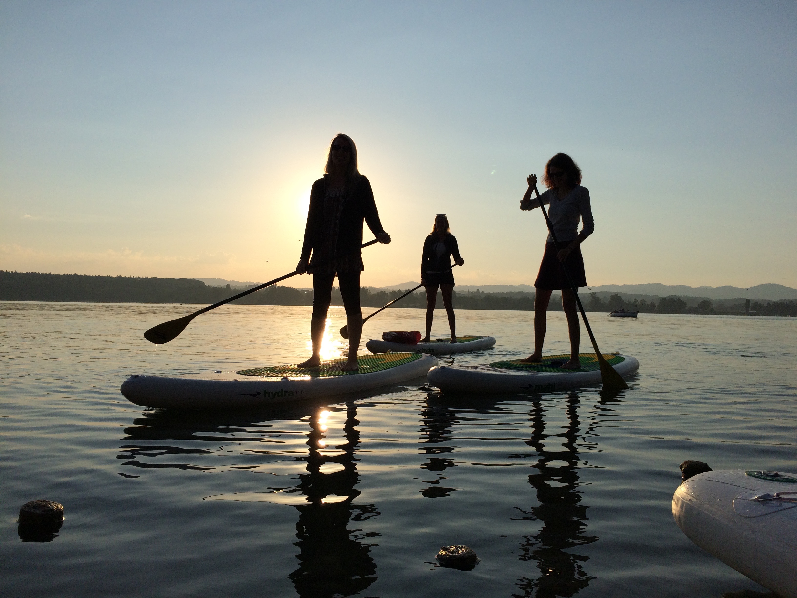Wir bieten SUP Kurse (Stand Up Paddling) am Greifensee in Maur ZH an