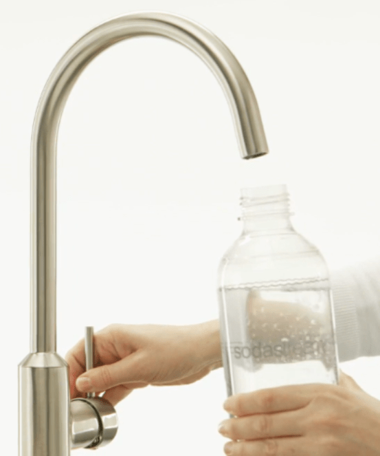 How do I get my SodaStream Jet™ Sparkling Water Maker to stop leaking