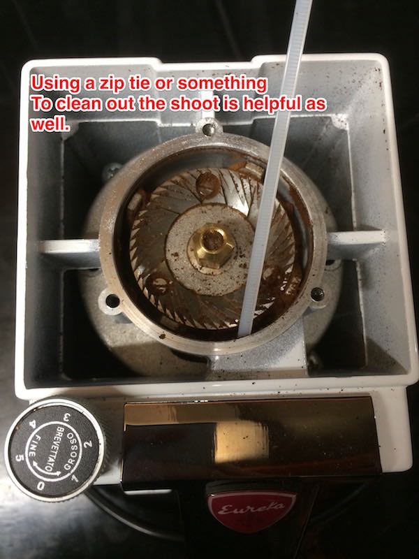 Eureka Mignon Unclogging Jammed Burrs (Instantaneo)