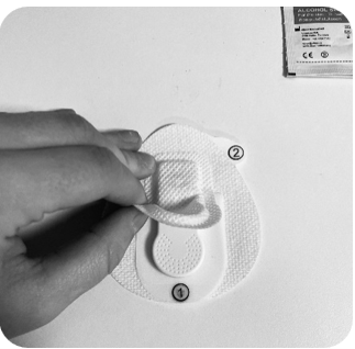 Assembly and positioning of sensor and patch – SENS Innovation ApS