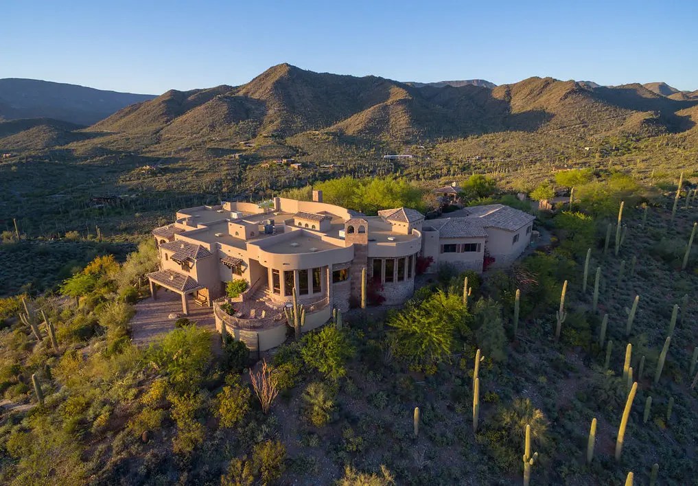 Private Mountaintop Mansion For Sale in Cave Creek AZ [Sold]
