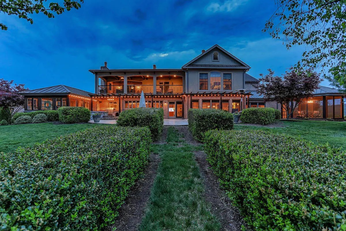NoReserve Luxury Auctions 76 Acre Horse Ranch & Home For Sale in the West