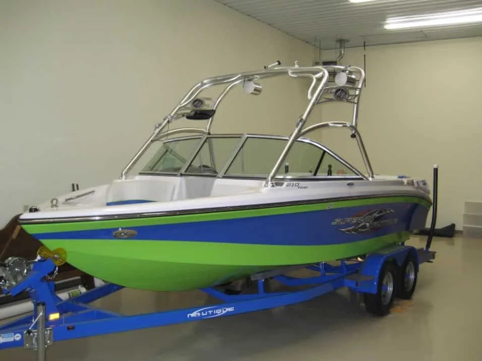 Top 9 Best Wakesurf Boats Under 50k Guide (Supra Launch)