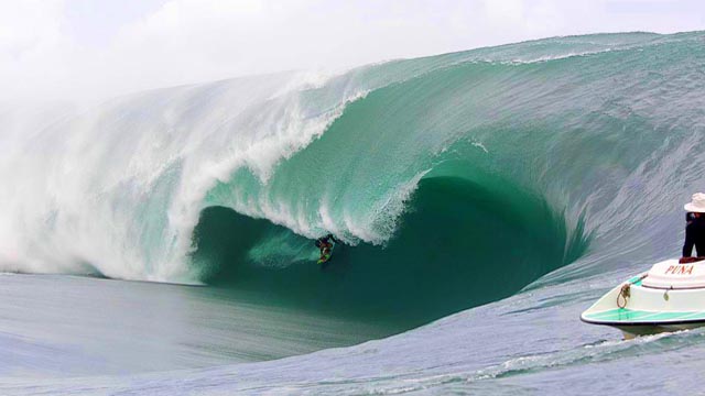 Teahupoo Code Red HUGE!!!!