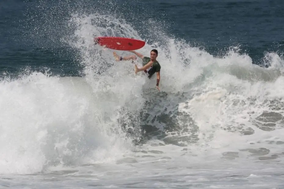 8 Tips for Your First Surf Trip! Surf Learner