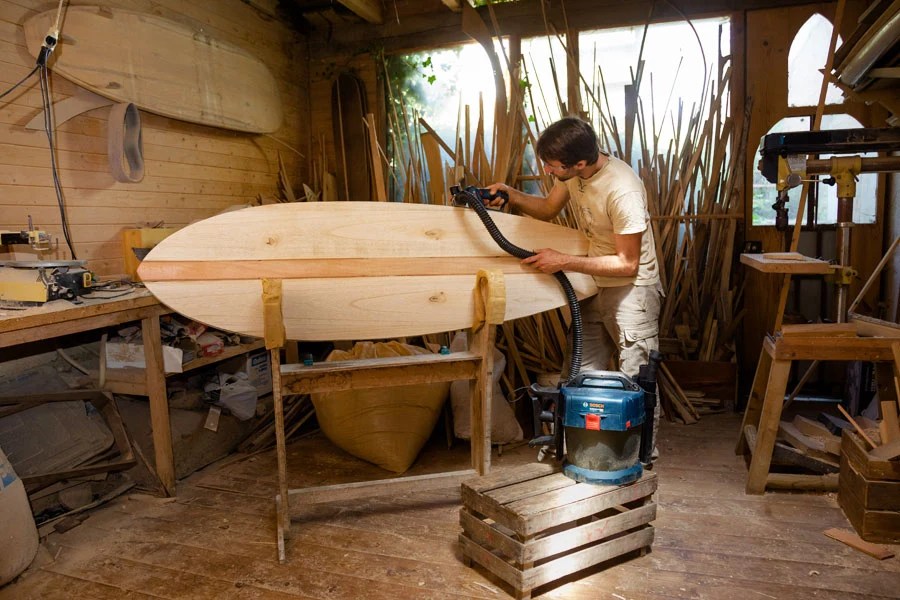 Bosch e Yoni Surfboards juntas na construção de pranchas de surf