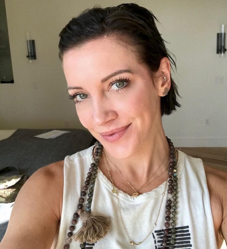 Katie Cassidy Plastic Surgery Photos [Before & After] Surgery4