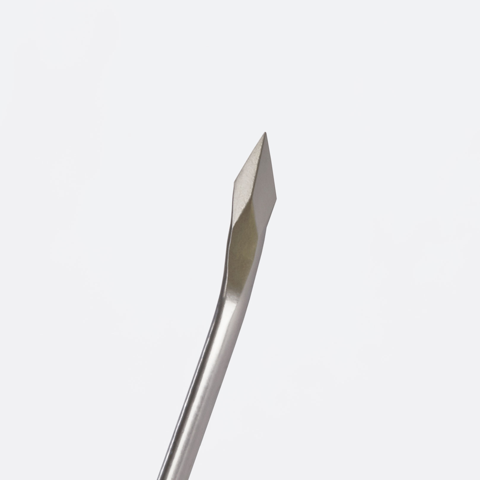 HOW SURGI LAB’S MANUFACTURING PROCESS GIVES TODAY’S SURGEONS THE EDGE