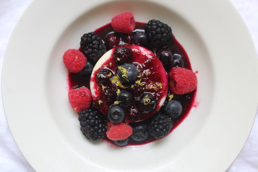 Panna Cotta with Blueberry Compote Perfect Summer DessertSur Le Plat