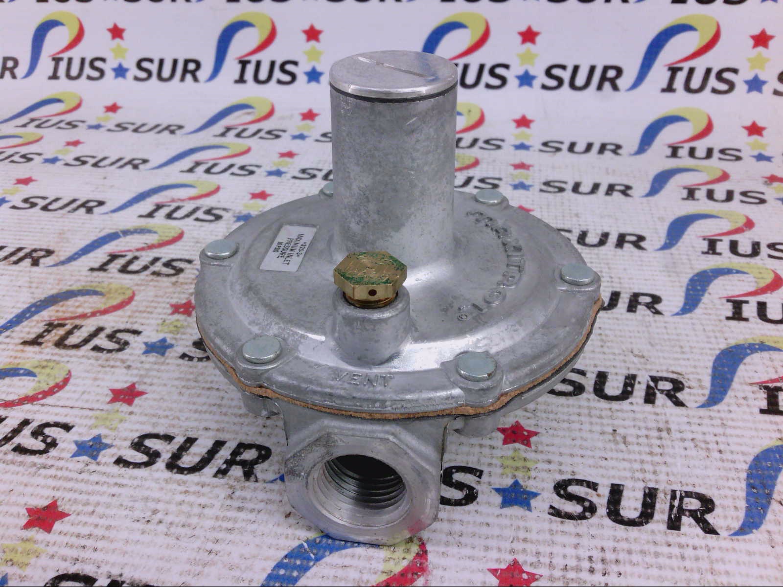 Maxitrol 3253 Gas Pressure Regulator 10 PSIG 1/2" Surpius