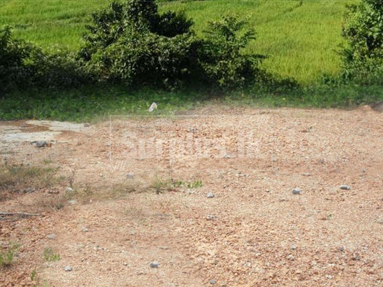 Valuable commercial Land for sale in Akuressa Matara. Surplus